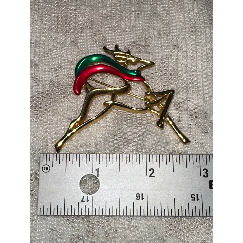 Gold Tone Reindeer Brooch Red Green Enamel Christmas‎ Holiday Pin Women